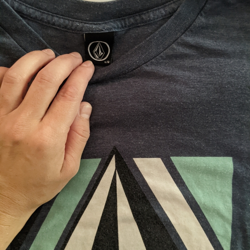 Short sleeve volcom tee